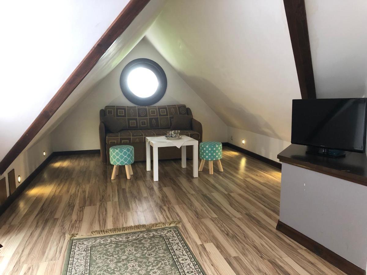 초르쉬틴 Gosciniec Pod Smrekami B&B 외부 사진
