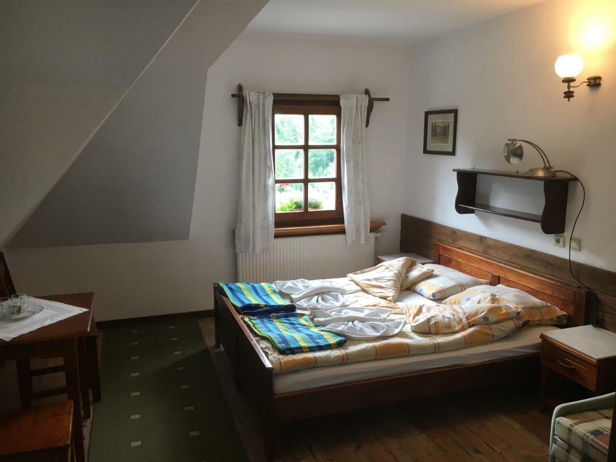 초르쉬틴 Gosciniec Pod Smrekami B&B 외부 사진